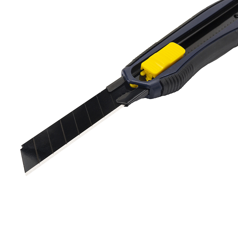 橡柄 8 節(jié)經(jīng)濟型美工刀